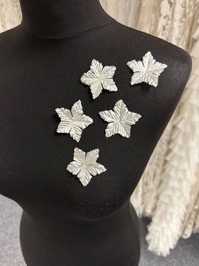 Pale Ivory Eco 5 Petal Flowers - MM0031 (Bag of 144)