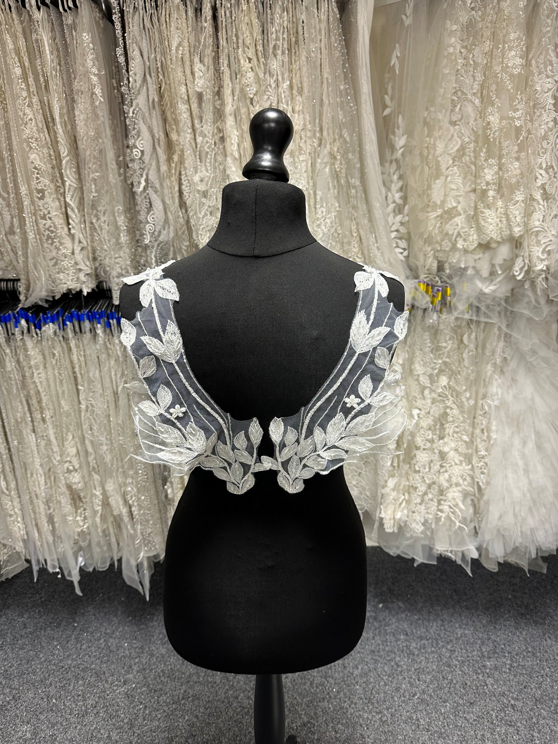 Appliques en dentelle perlée ivoire - MT4010