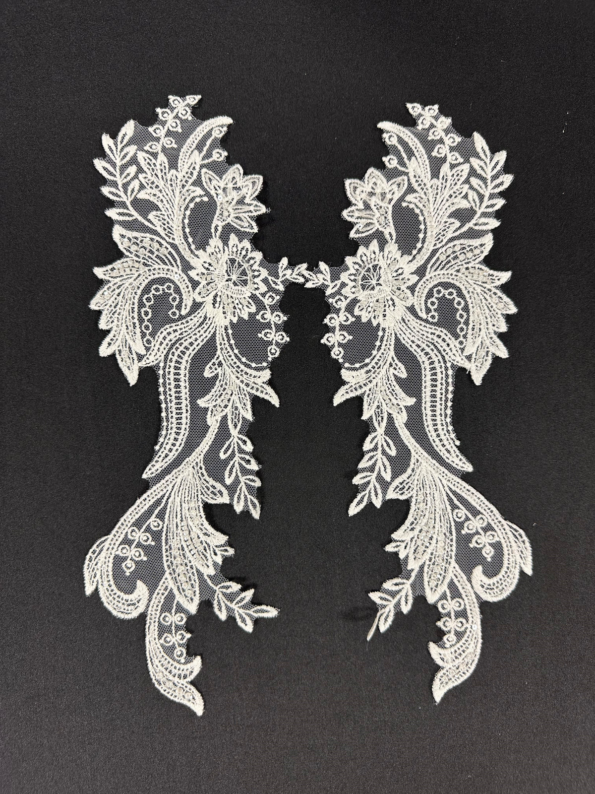 Appliques de dentelle brodée ivoire - MT4018