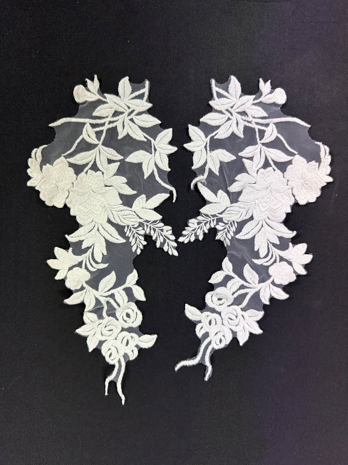 Appliques de dentelle brodée ivoire - MT8011