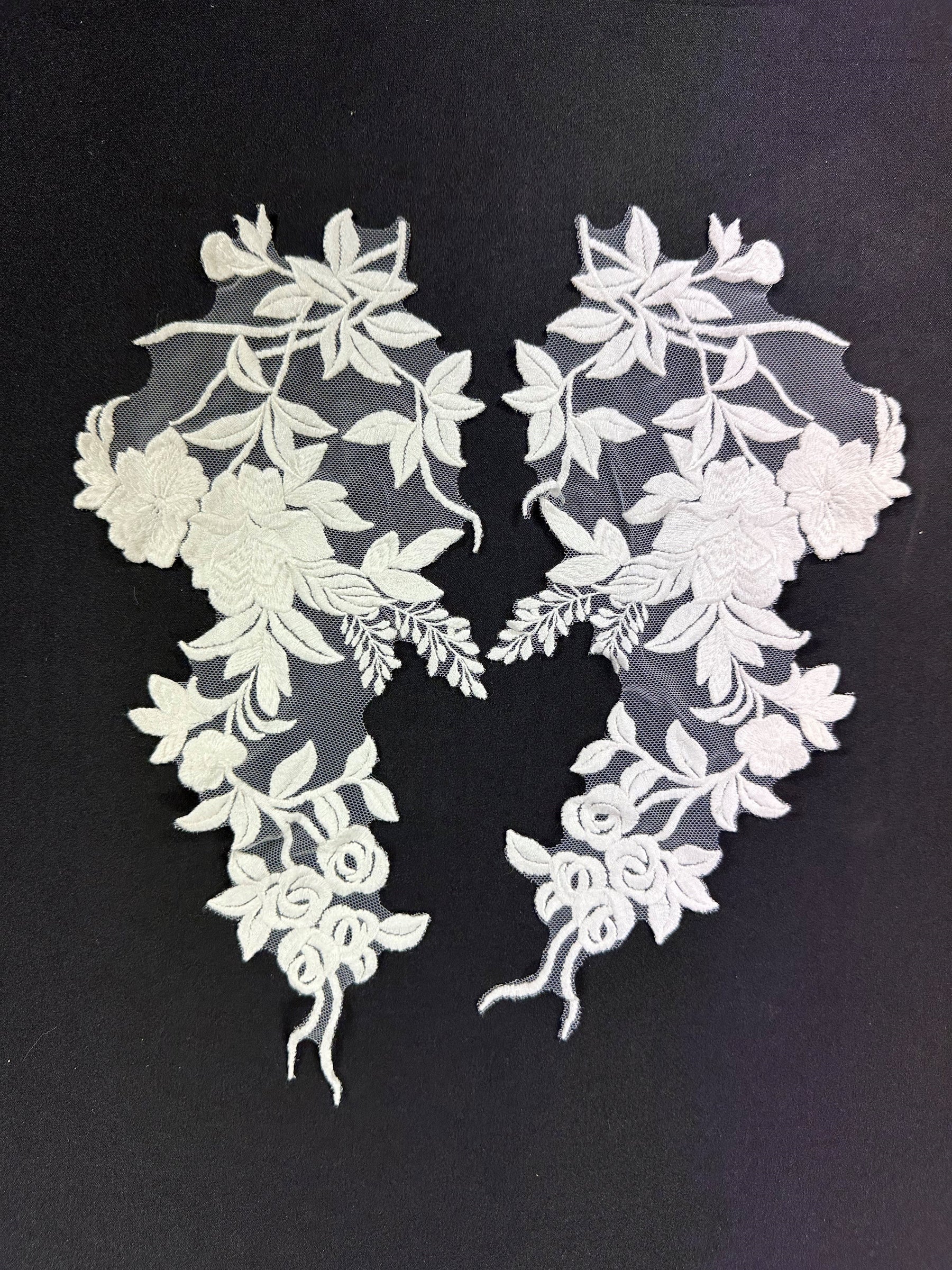 Appliques de dentelle brodée ivoire - MT8011