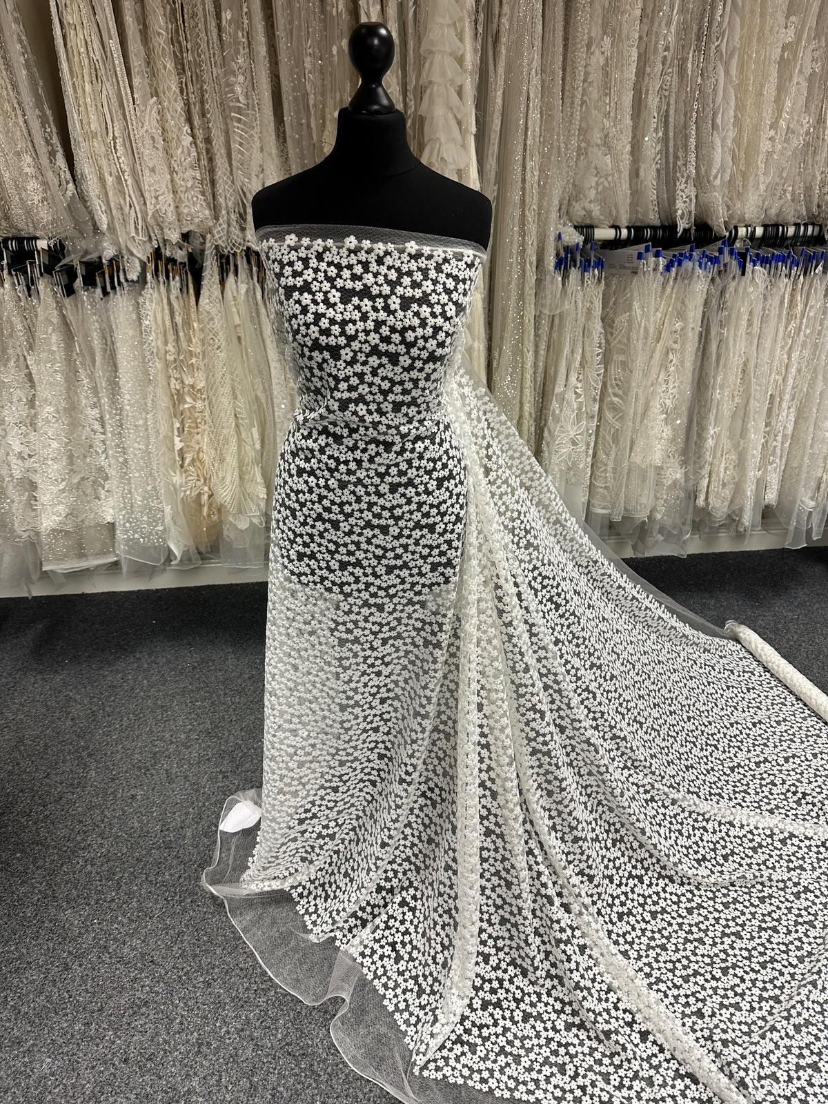 Dentelle florale brodée ivoire - Madcap