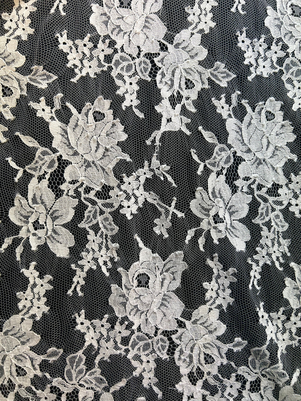 Dentelle de Mariée Chantilly Ivoire - Merlina