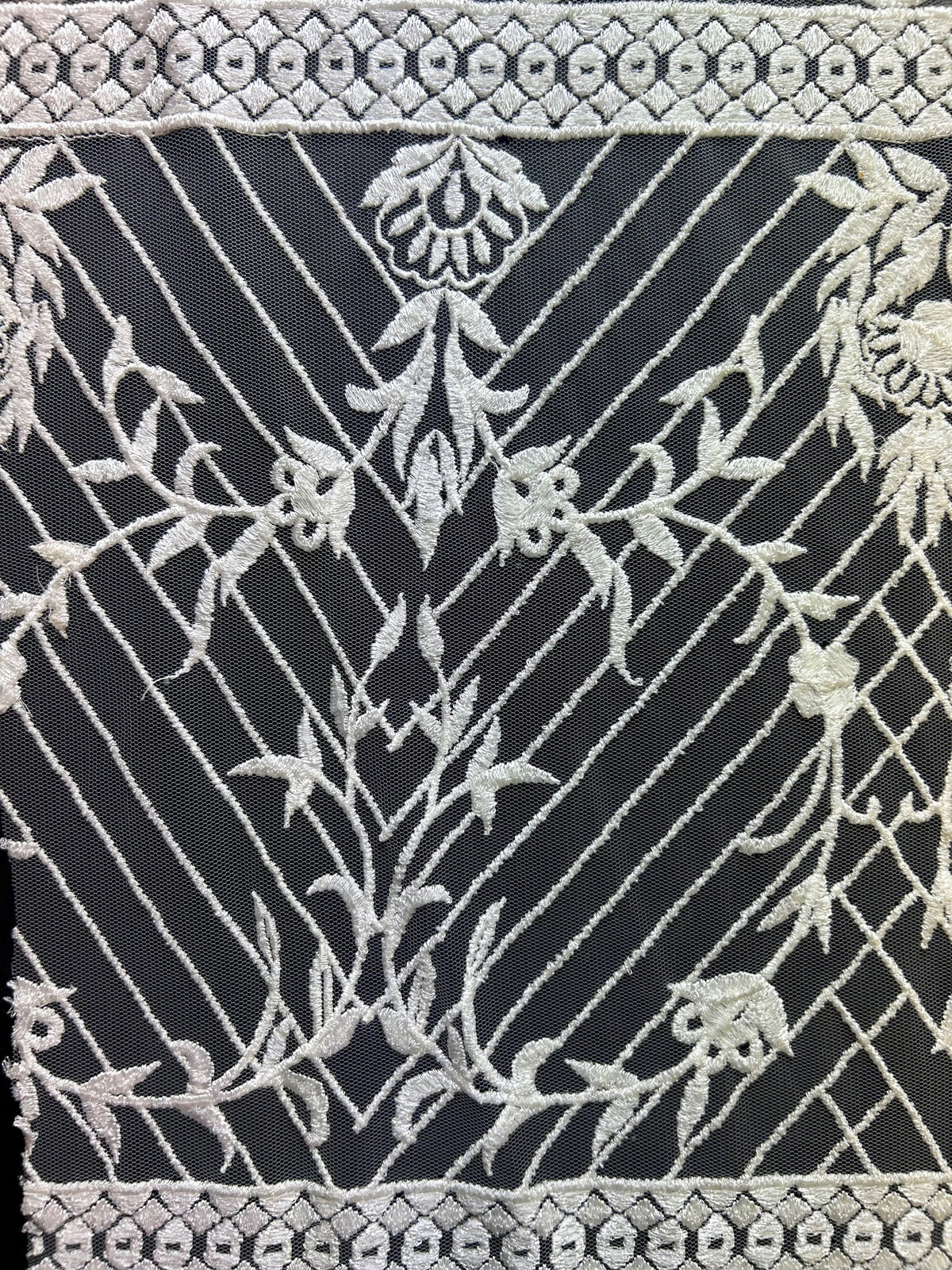 Dentelle Brodée Ivoire - Micha