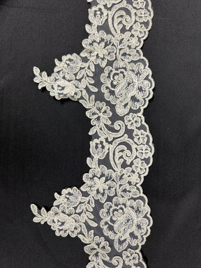 Bordure en dentelle blanche cordée - T226U