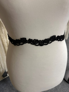 Bordure en dentelle noire cordée - Crépuscule