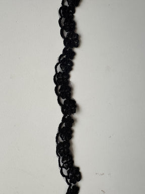Bordure en dentelle noire cordée - T 457 Non perlée (CF)