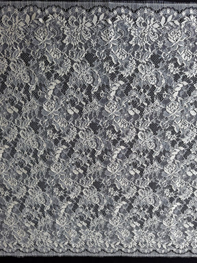 Dentelle de Chantilly ivoire - P173N