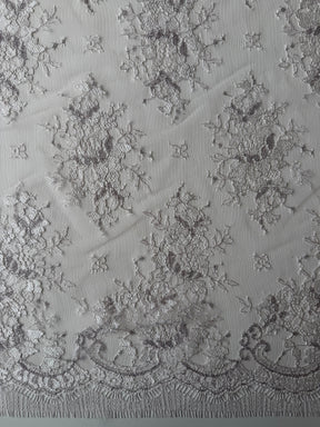 Dentelle de Chantilly Rose Poudré et Argentée - P186