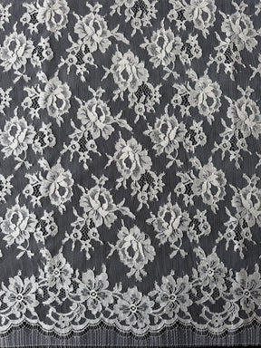 Dentelle Chantilly ivoire - P204