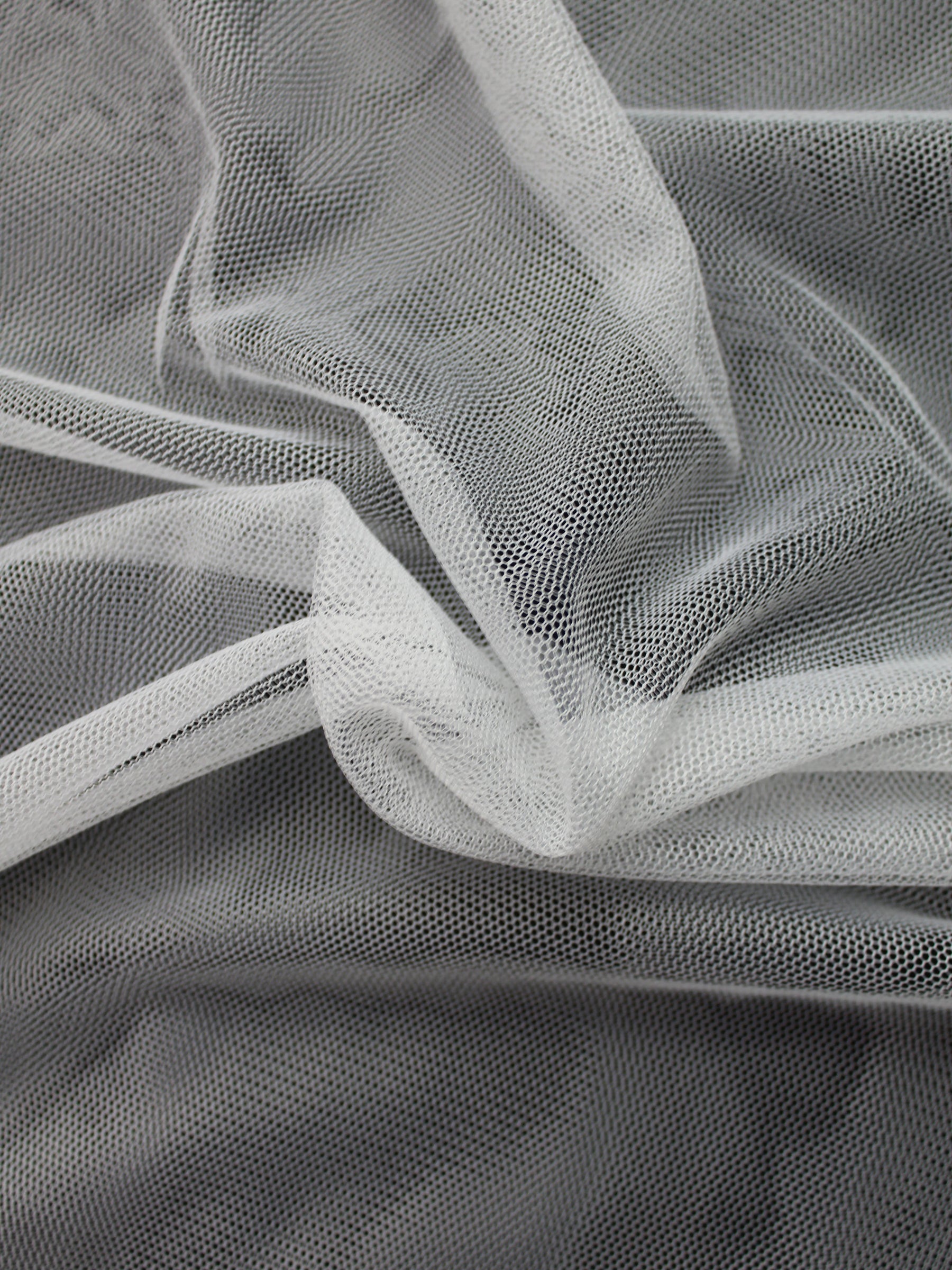 Tulle blanc souple pour voiles – P28