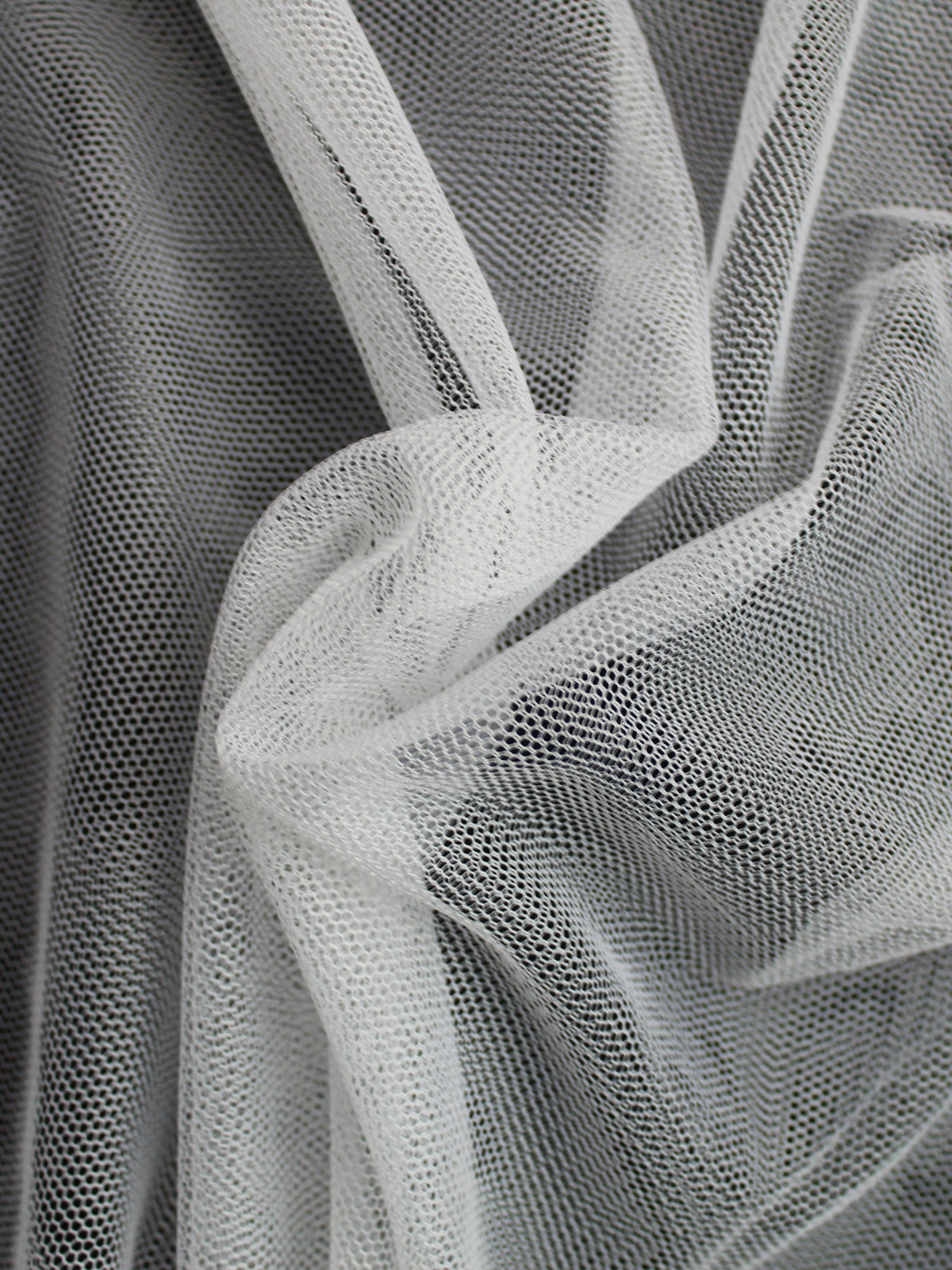 Tulle blanc souple pour voiles – P28