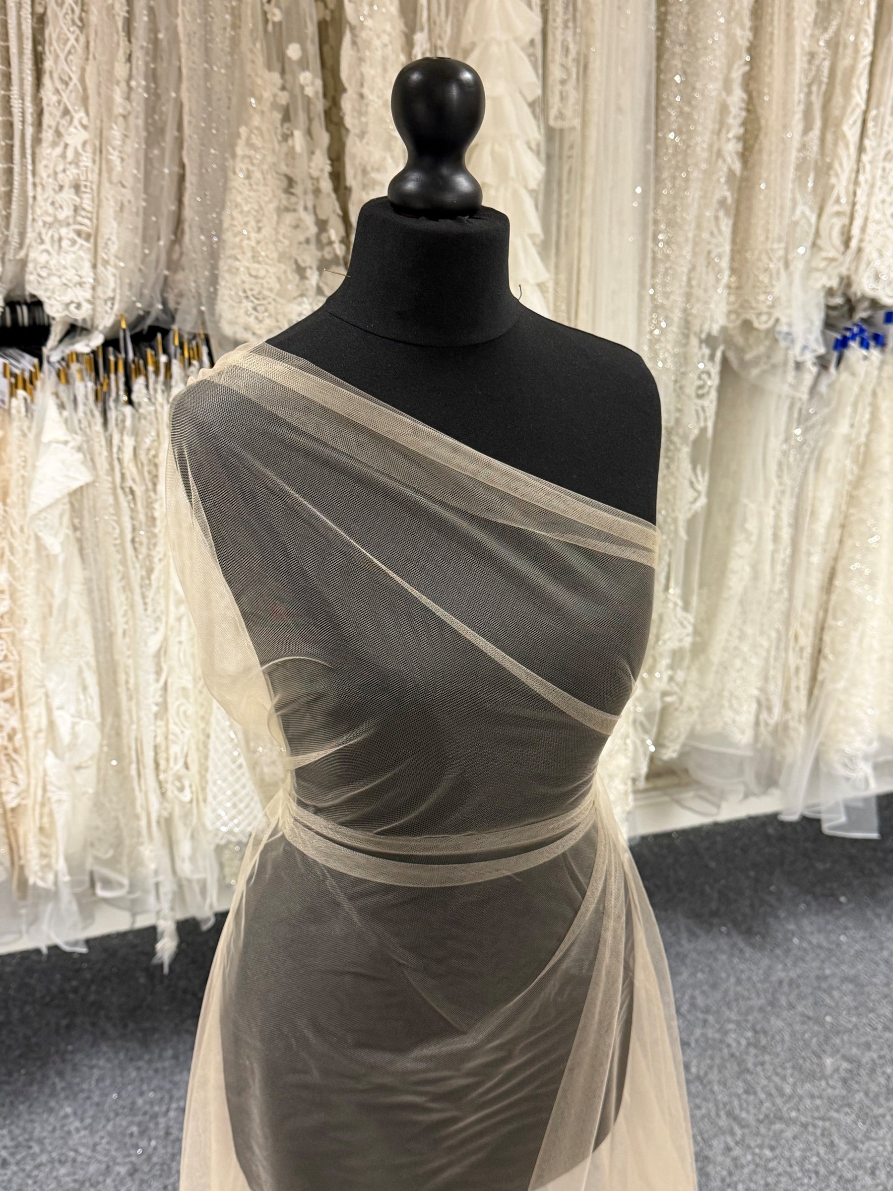 Tulle extensible pour peaux pâles - P32