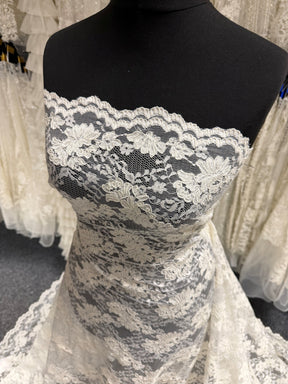 Dentelle de mariage ivoire pâle à cordon - P379