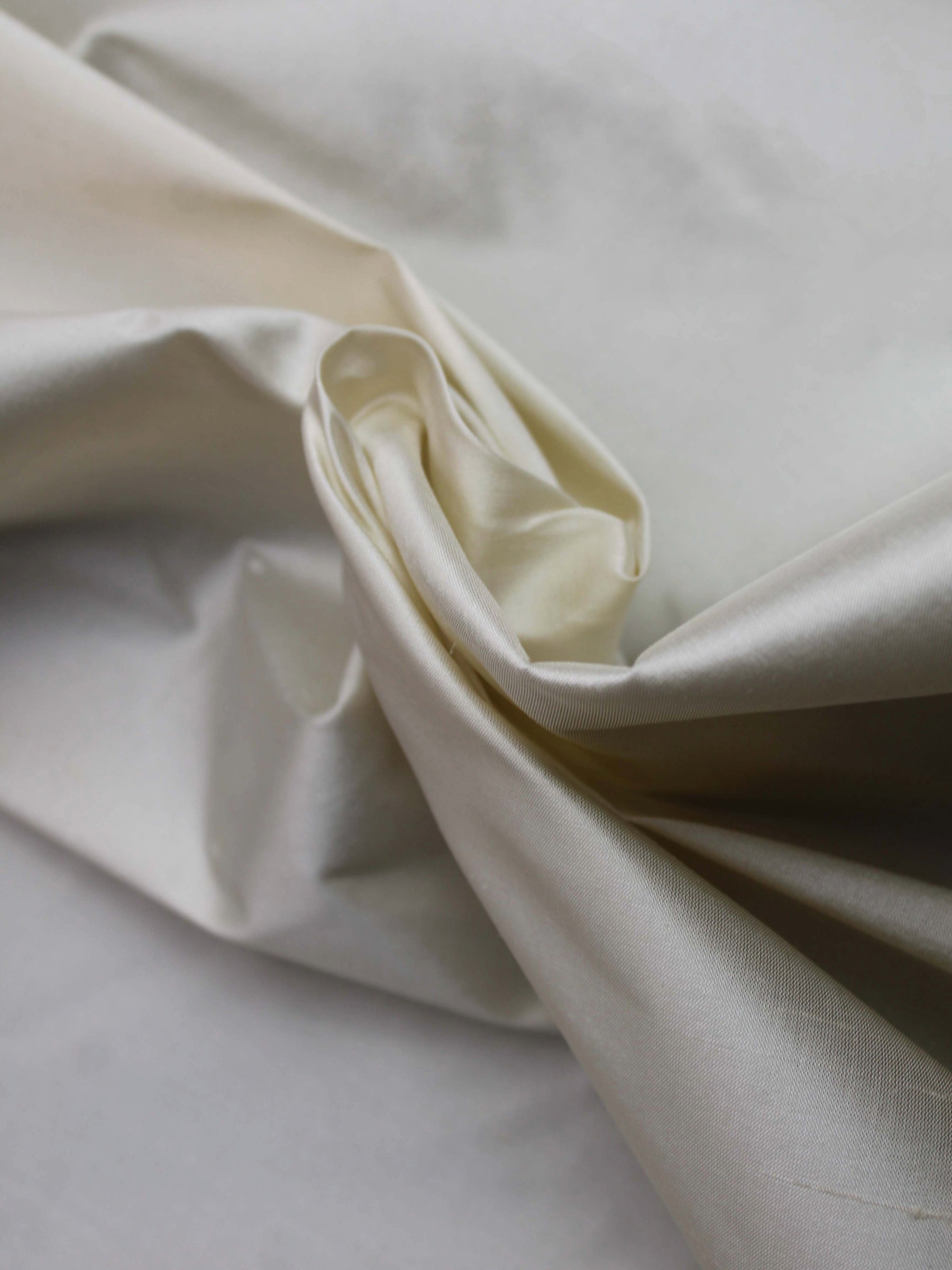 Dupion de soie Magnolia 150cm - P402