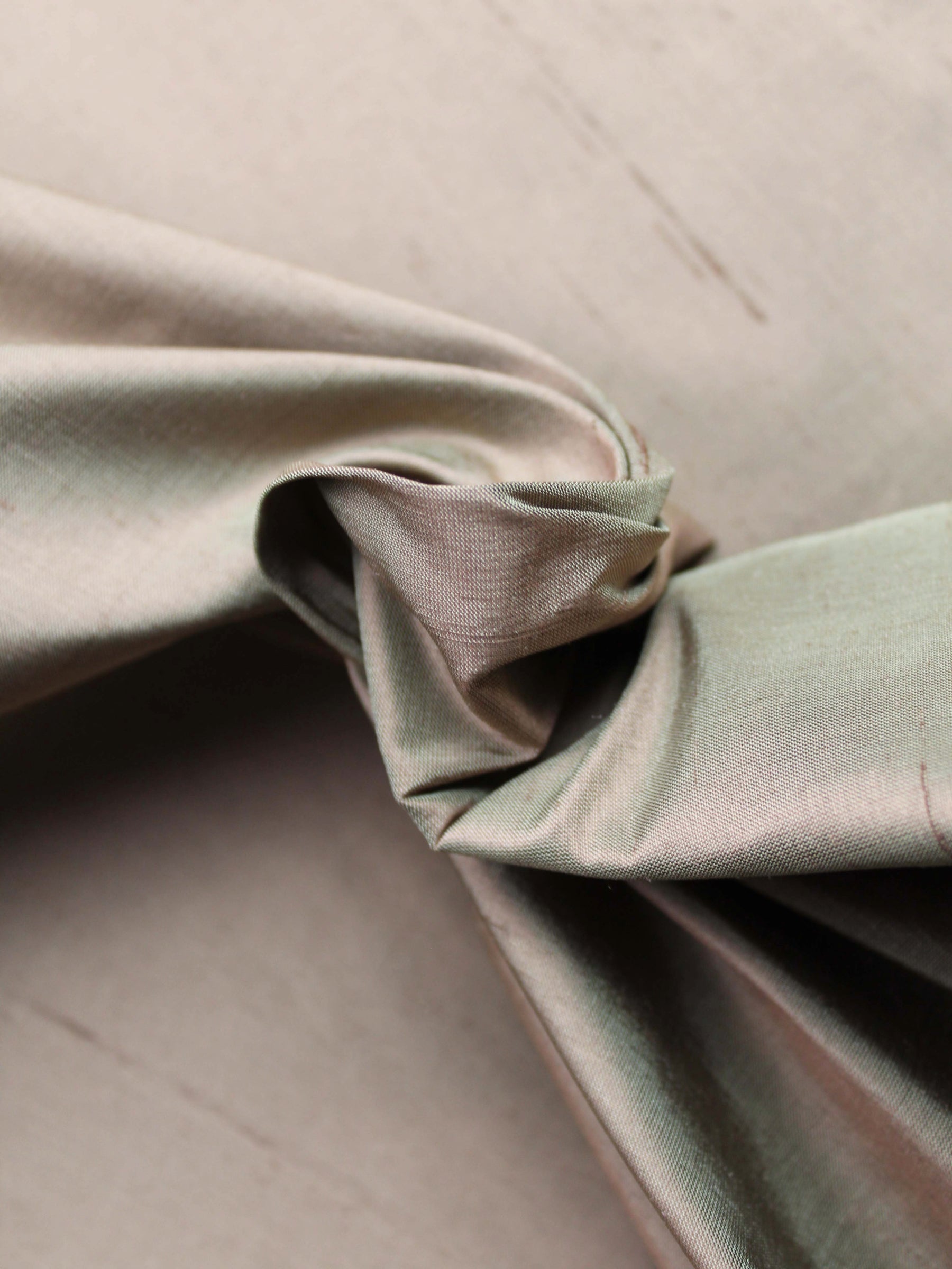 Soie Dupion Cacao Moyen 150cm - P402