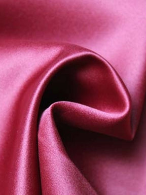 Satin Duchesse de Polyester Rubis - Scène (P40)
