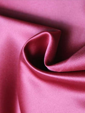 Satin Duchesse de Polyester Rubis - Scène (P40)