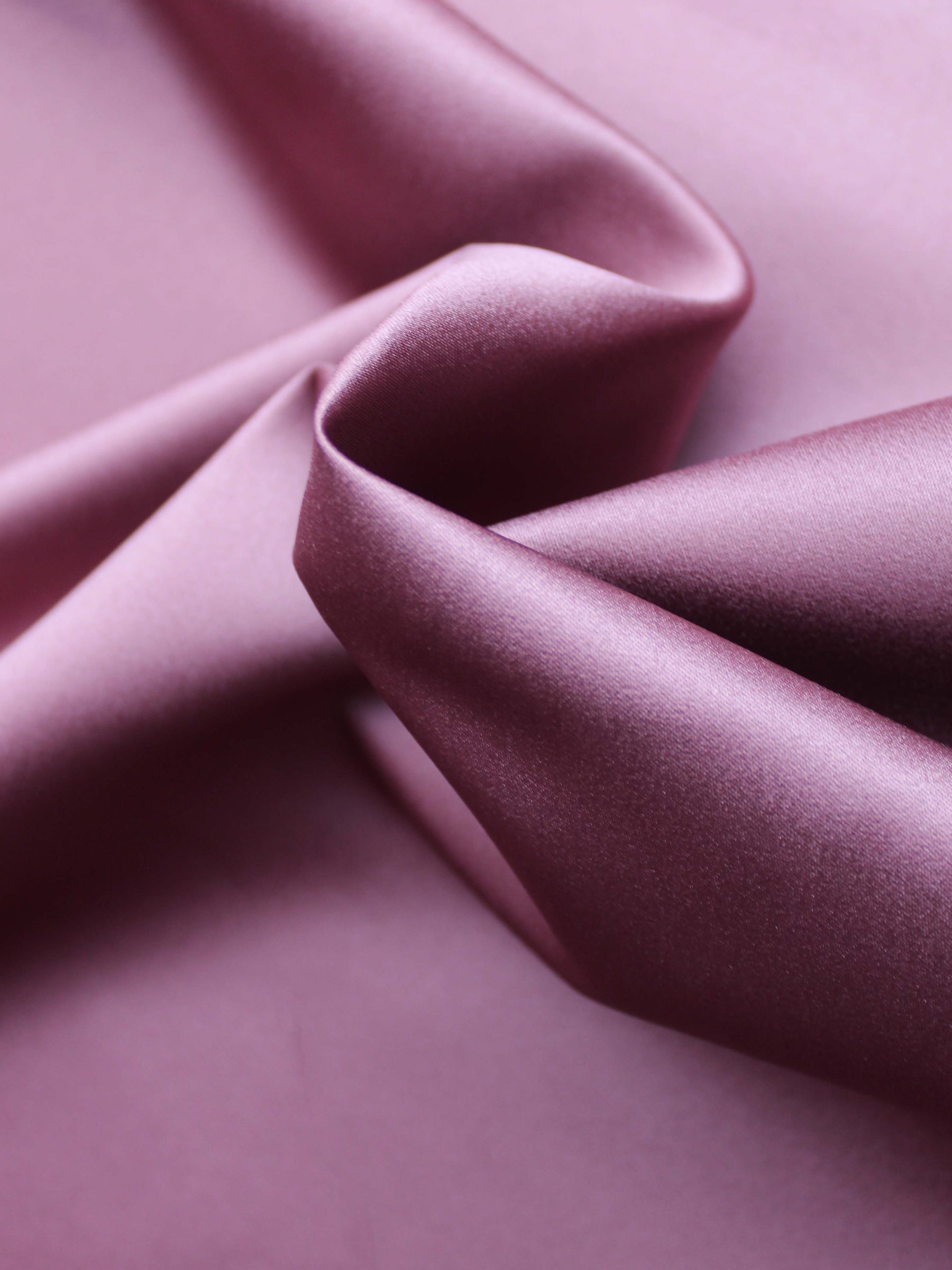 Satin duchesse en polyester bordeaux - P42