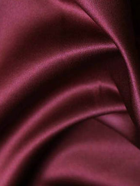 Satin duchesse en polyester bordeaux foncé - P42