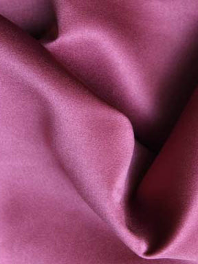 Satin duchesse en polyester rose foncé - P42