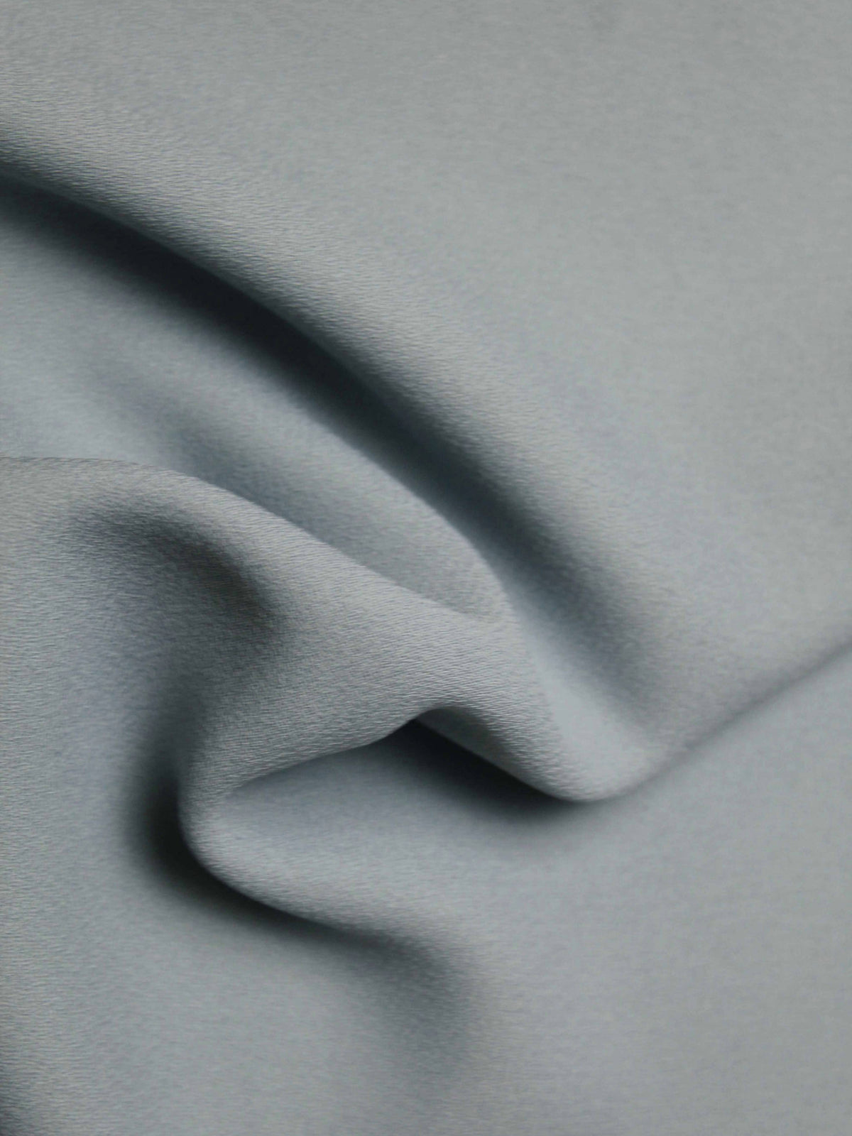 Crêpe polyester couleur œuf de canard, poids moyen - P59