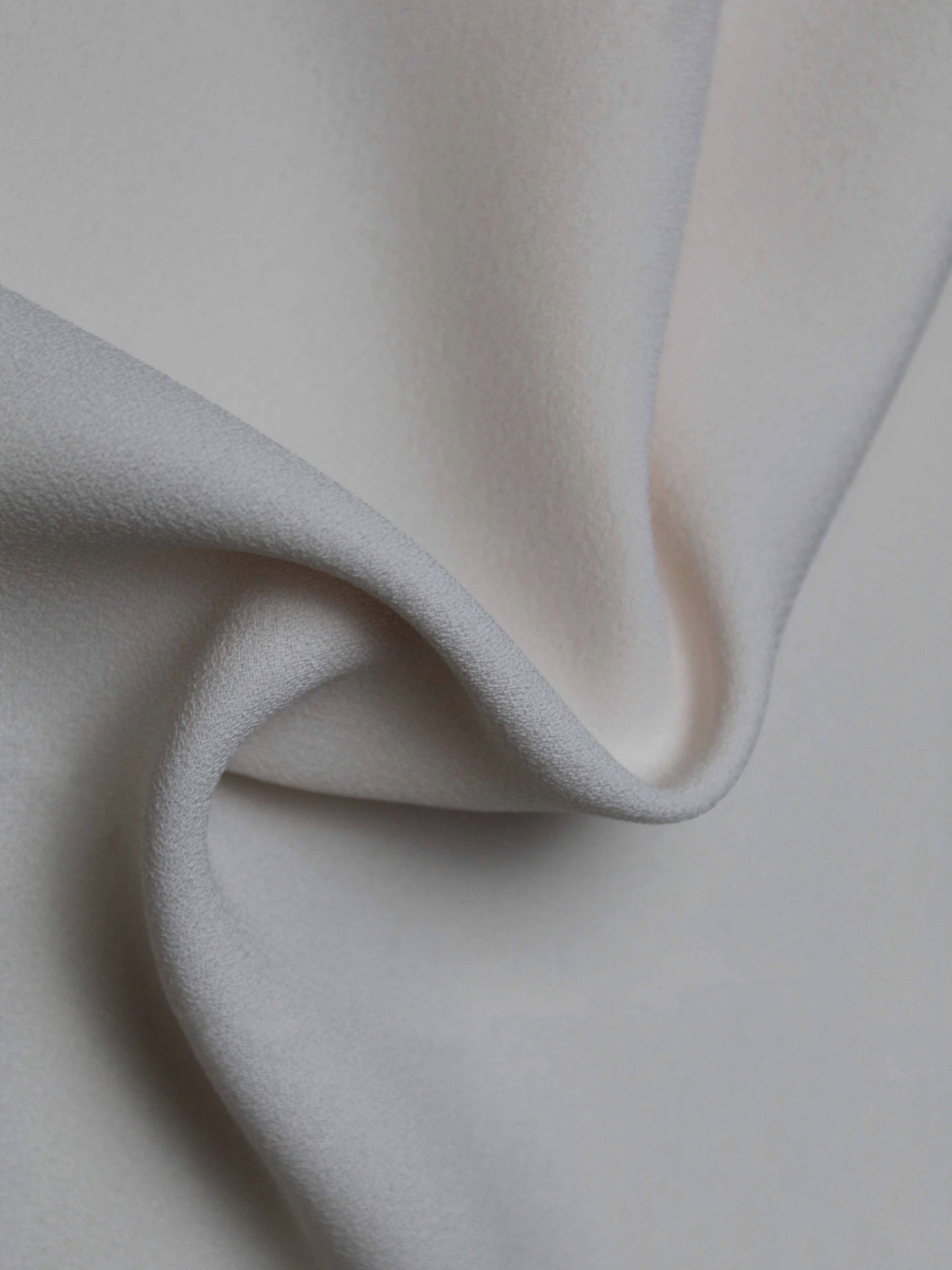 Crêpe polyester rose coquillage, poids moyen - P59