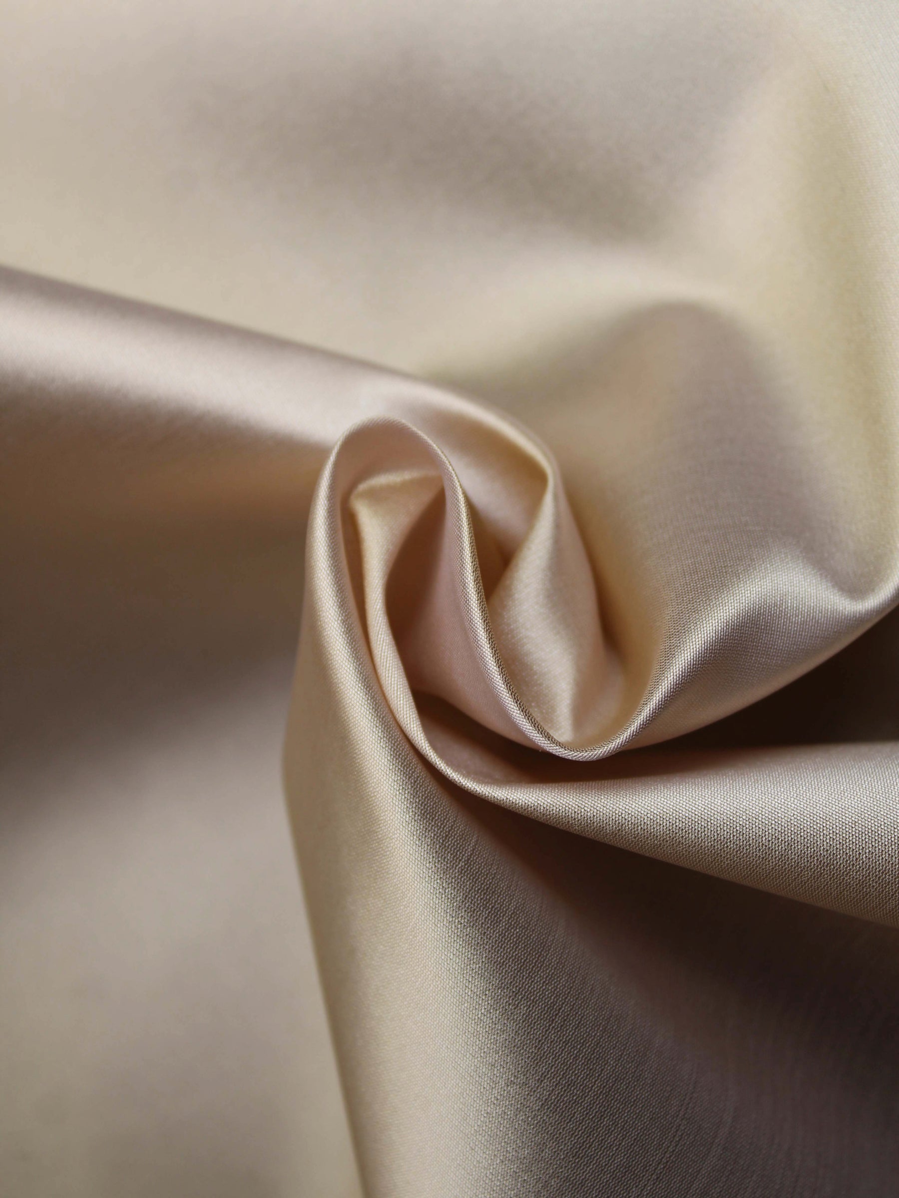 Organza de soie et taffetas mélangés champagne/or - P607