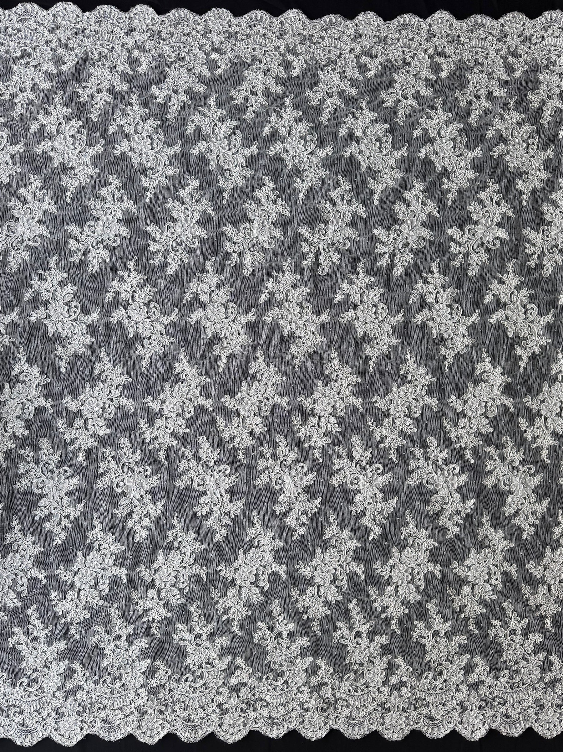 Dentelle cordée ivoire - P637