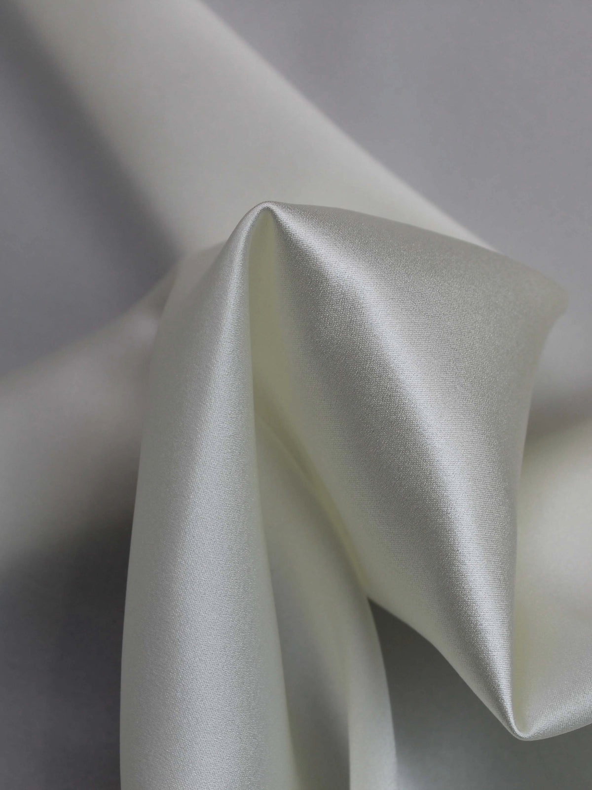 Satin de soie lycra ivoire pâle - P747