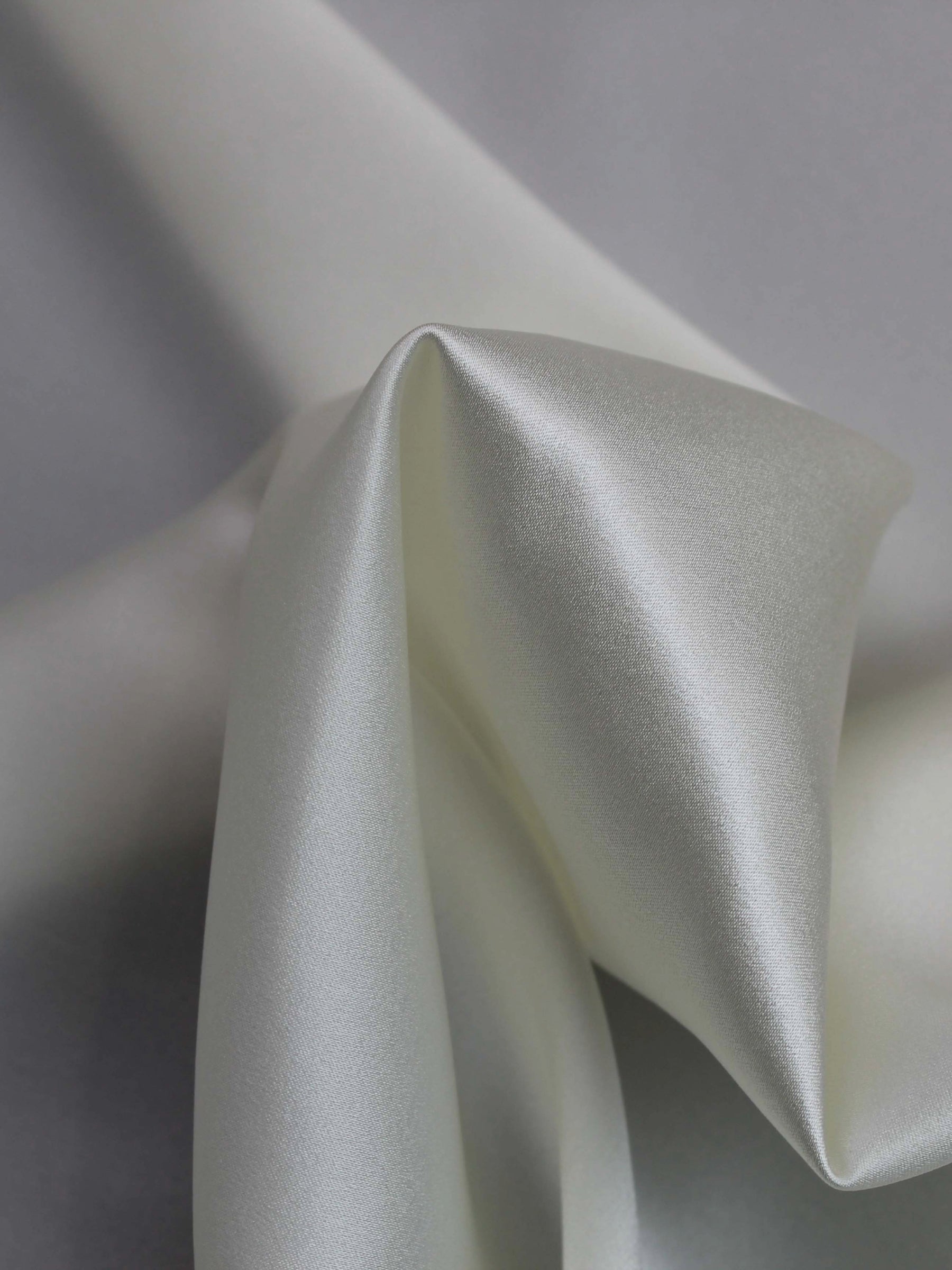 Satin de soie lycra ivoire pâle - P747
