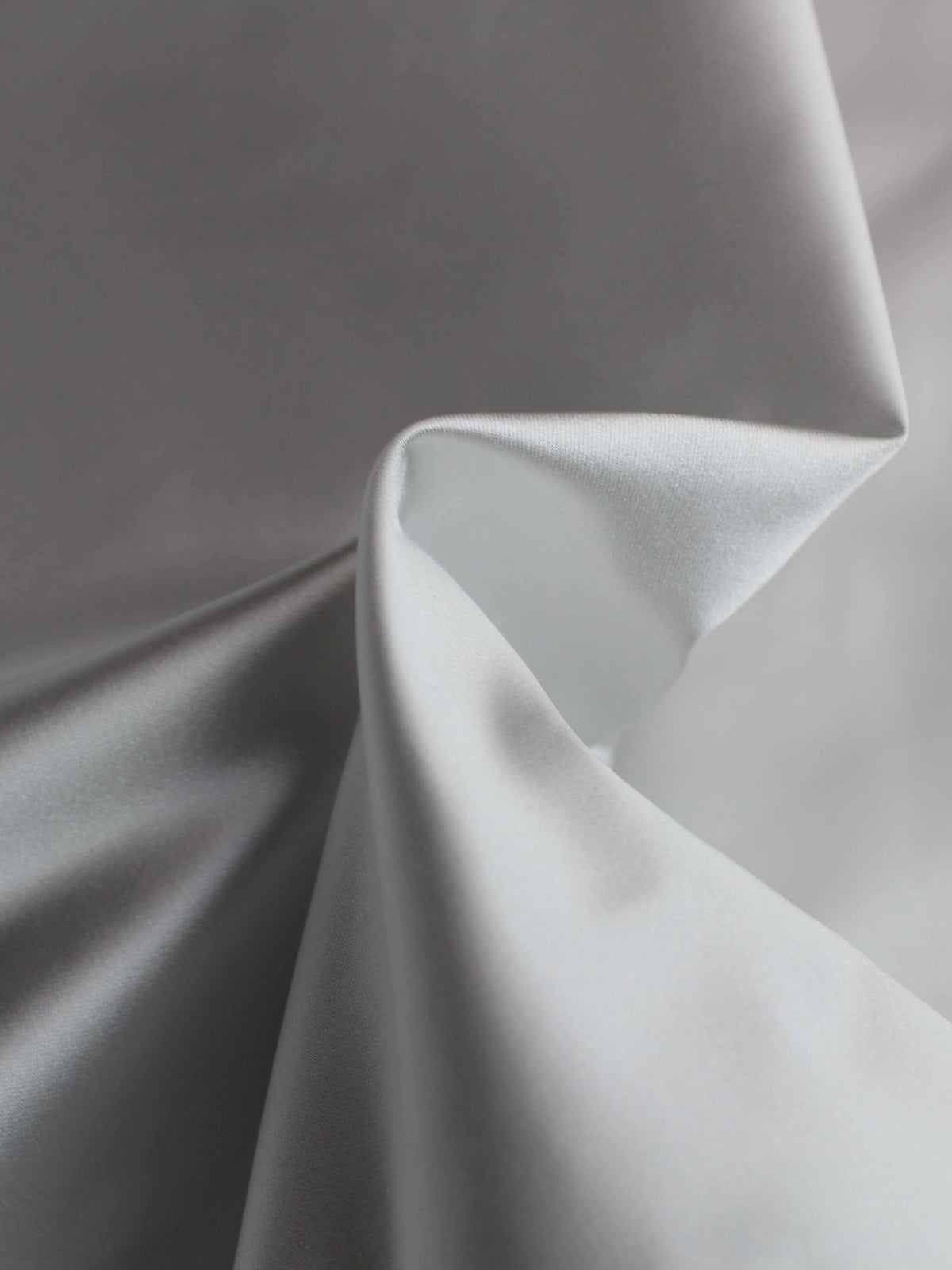 Satin Duchesse en mélange de soie ivoire pâle - P752