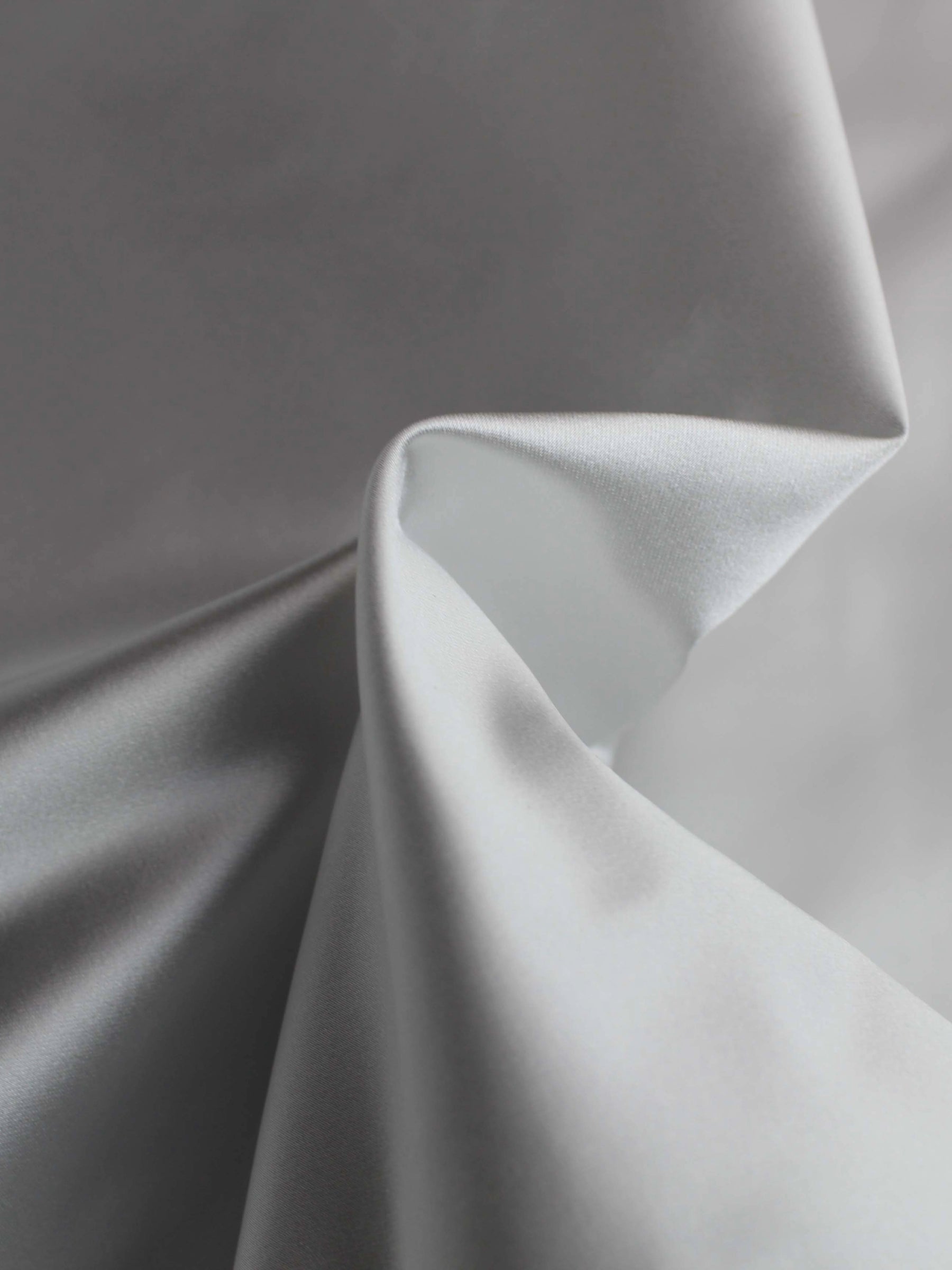 Satin Duchesse en mélange de soie ivoire pâle - P752