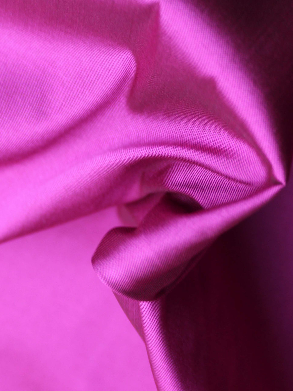 Taffetas de polyester fuschia - P75
