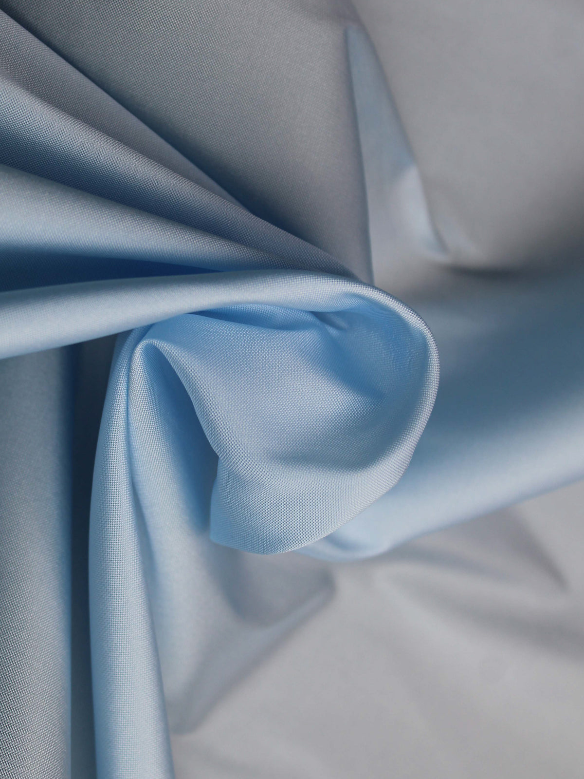 Taffetas de polyester bleu glacier - P75