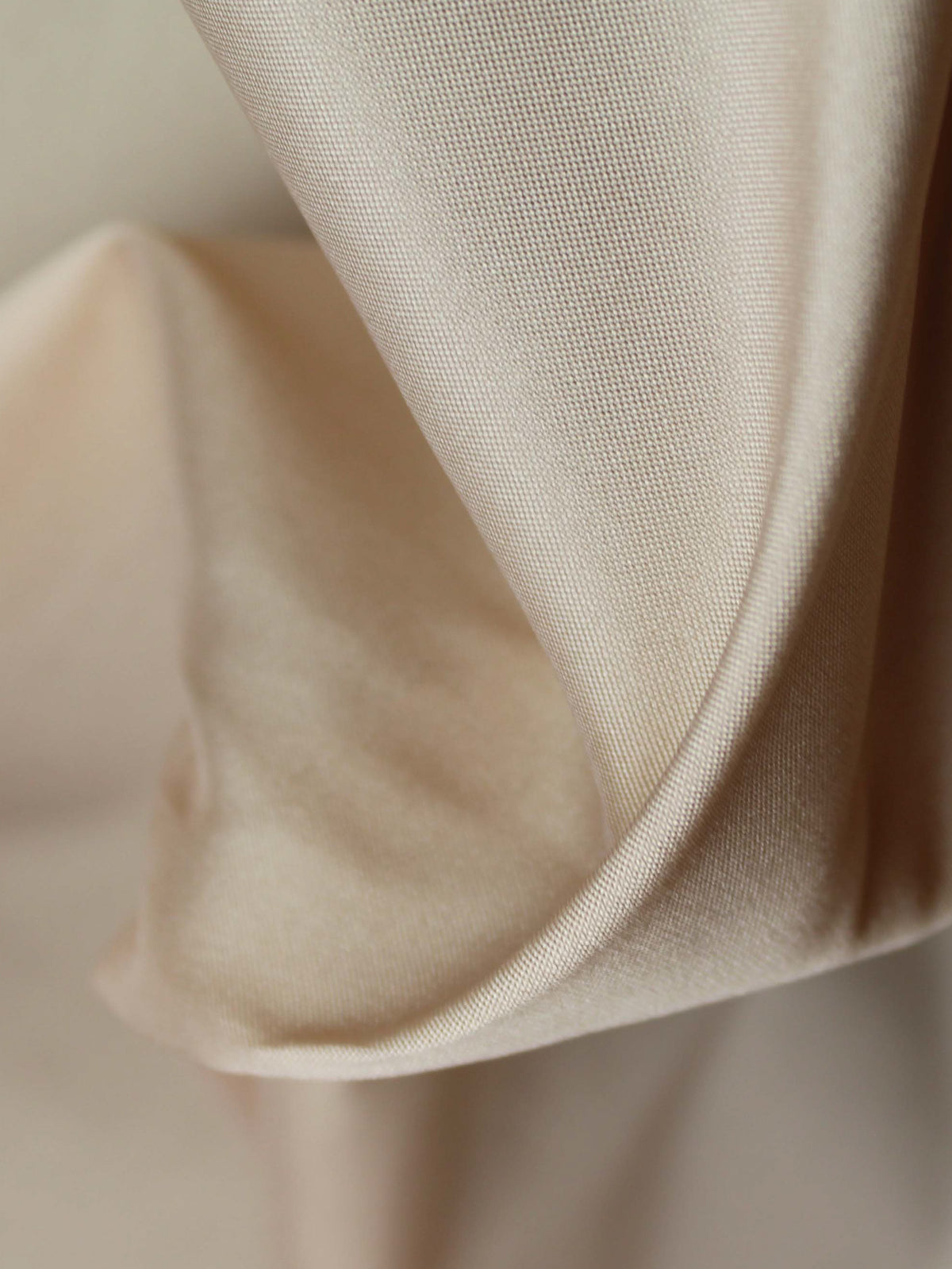 Taffetas de polyester couleur huître - P75
