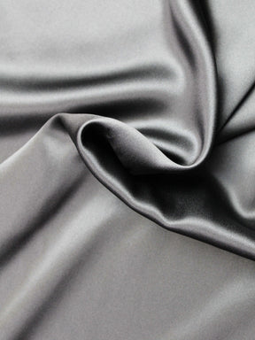 Satin de soie noire - P761