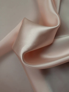 Satin de soie rose pâle - P761