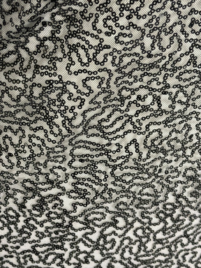 Dentelle noire à sequins - P913