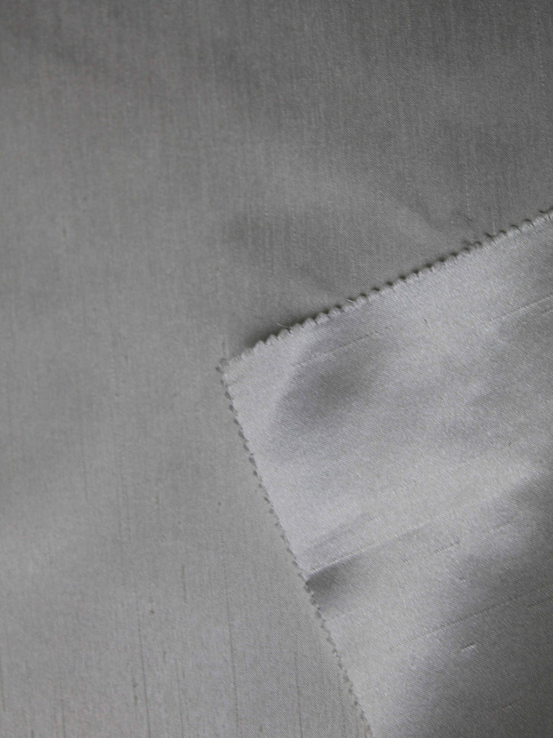 Shantung de satin ivoire - P967W