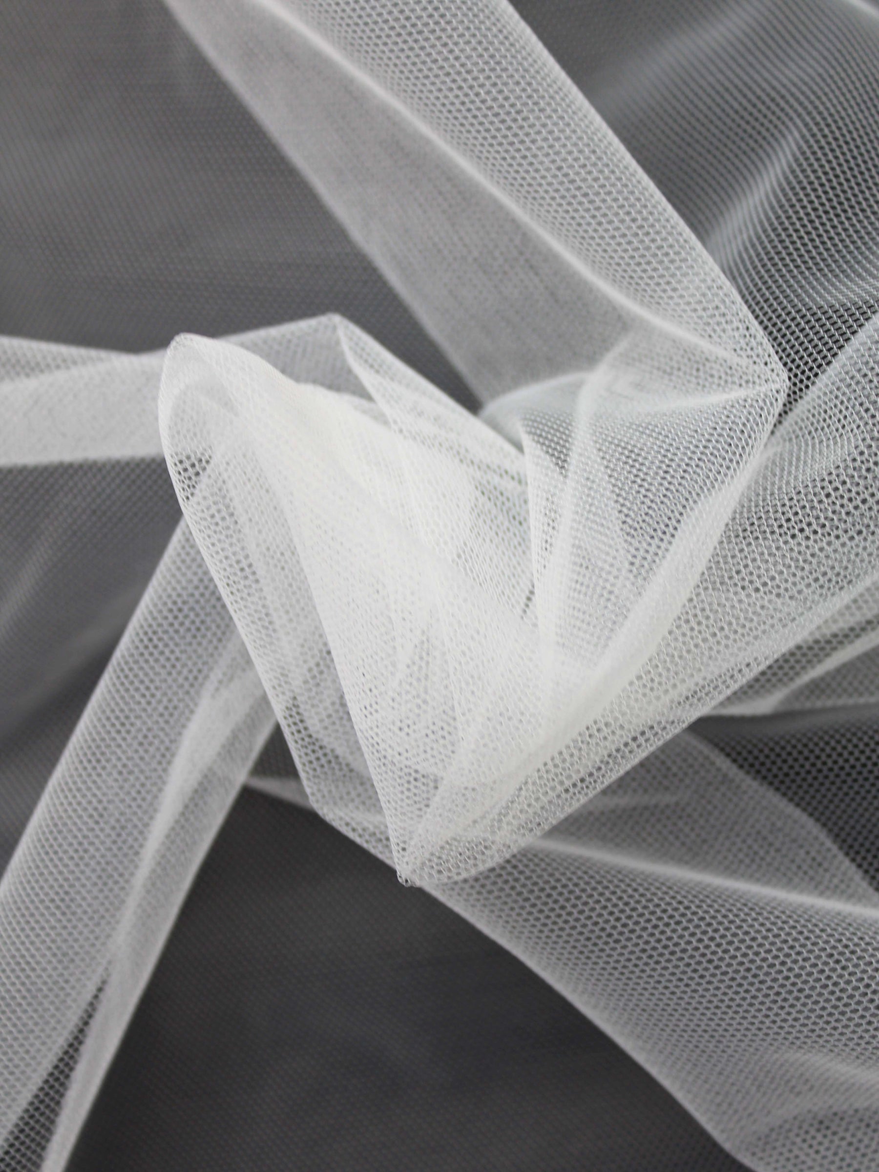 Tulle ivoire clair (110) - P9