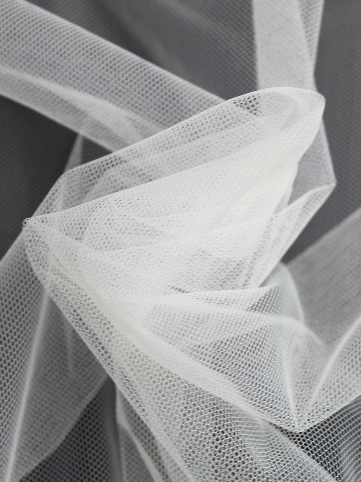 Tulle ivoire clair (110) - P9