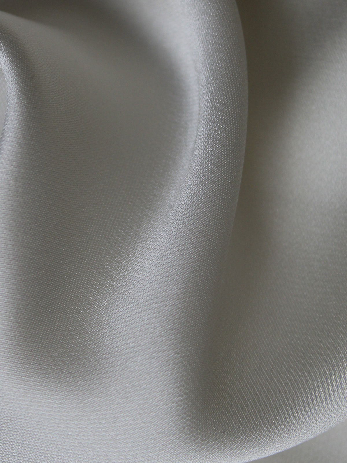 Satin de polyester ivoire pâle - P78