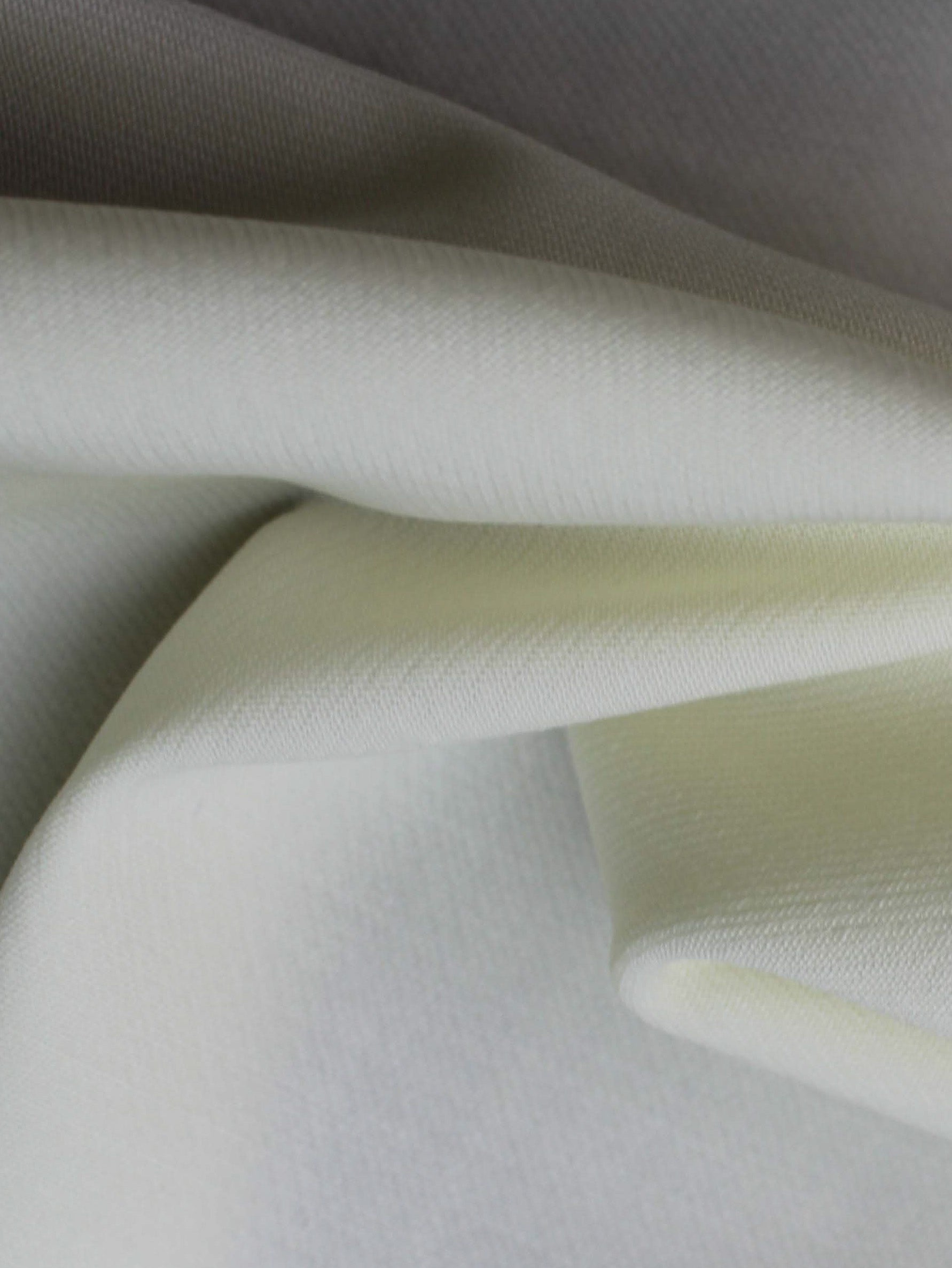 Crêpe de laine italienne ivoire - P640