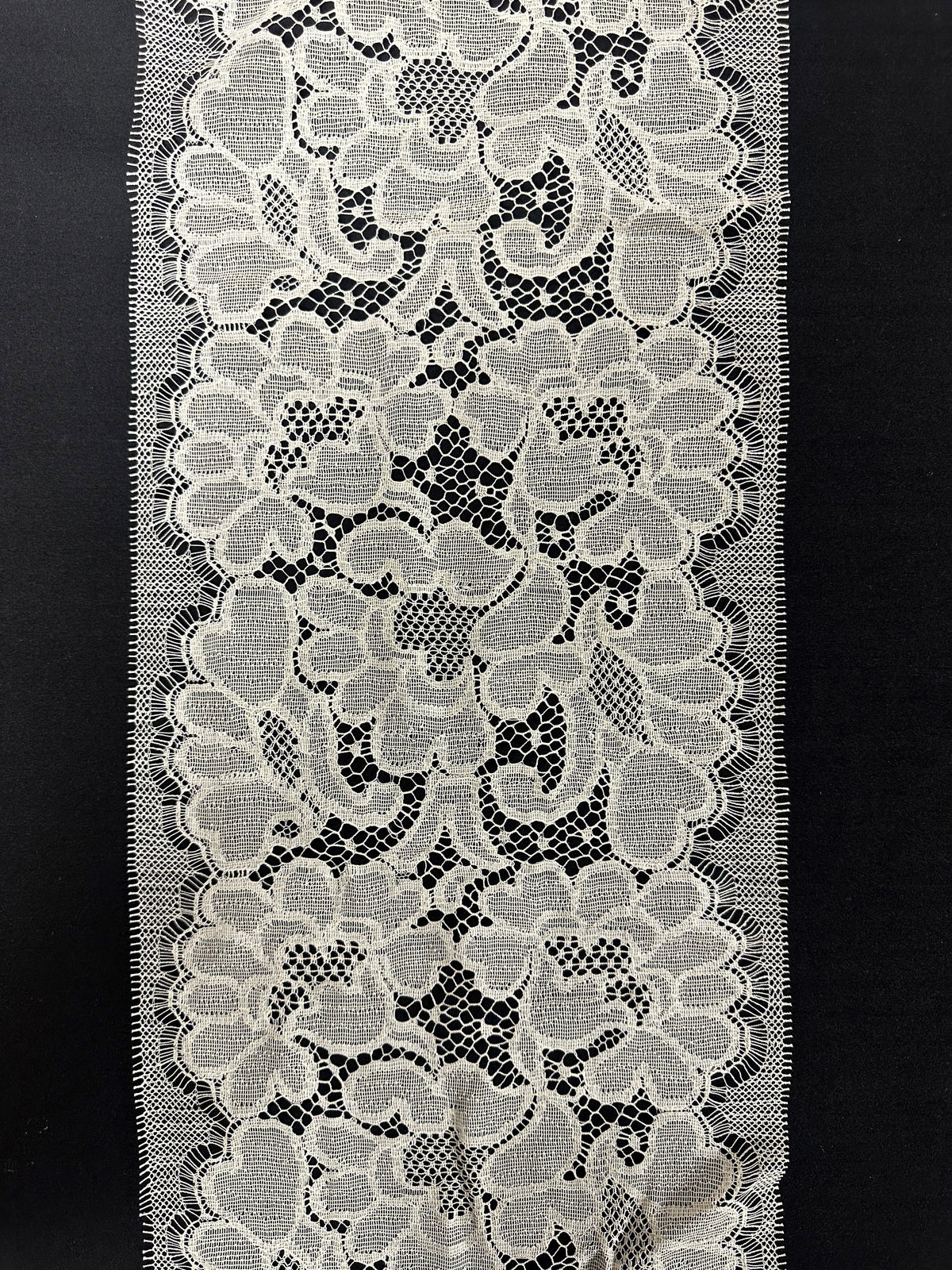 Bordure en dentelle Chantilly ivoire - Patsy