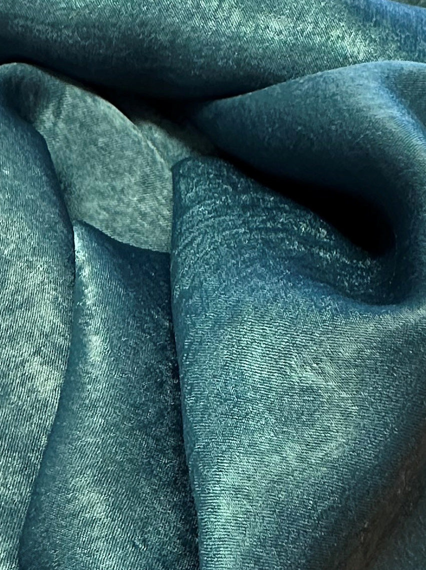 Satin de polyester pétrole - Usage