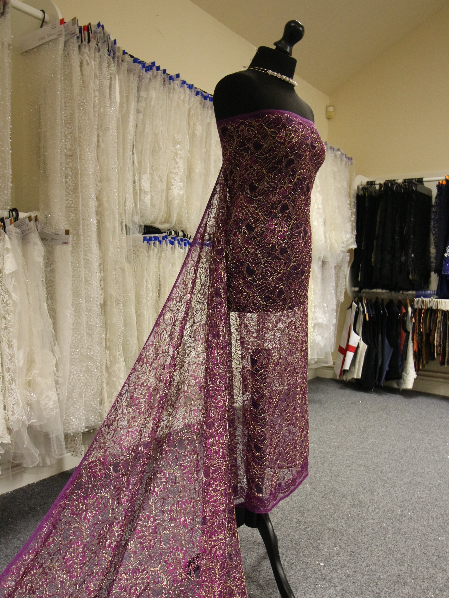 Dentelle Raschel violette - Kris