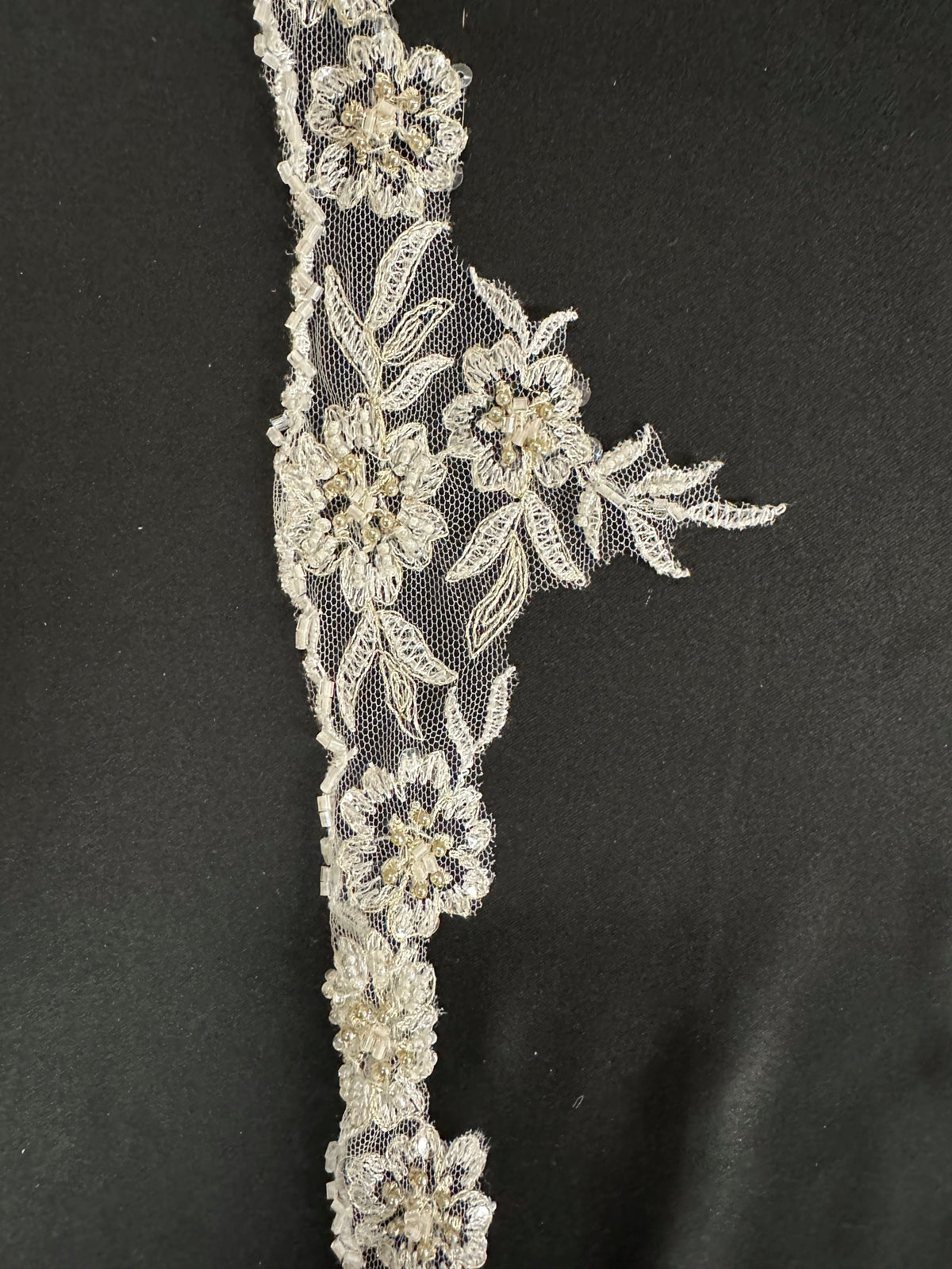 Bordure en dentelle perlée ivoire - Rame