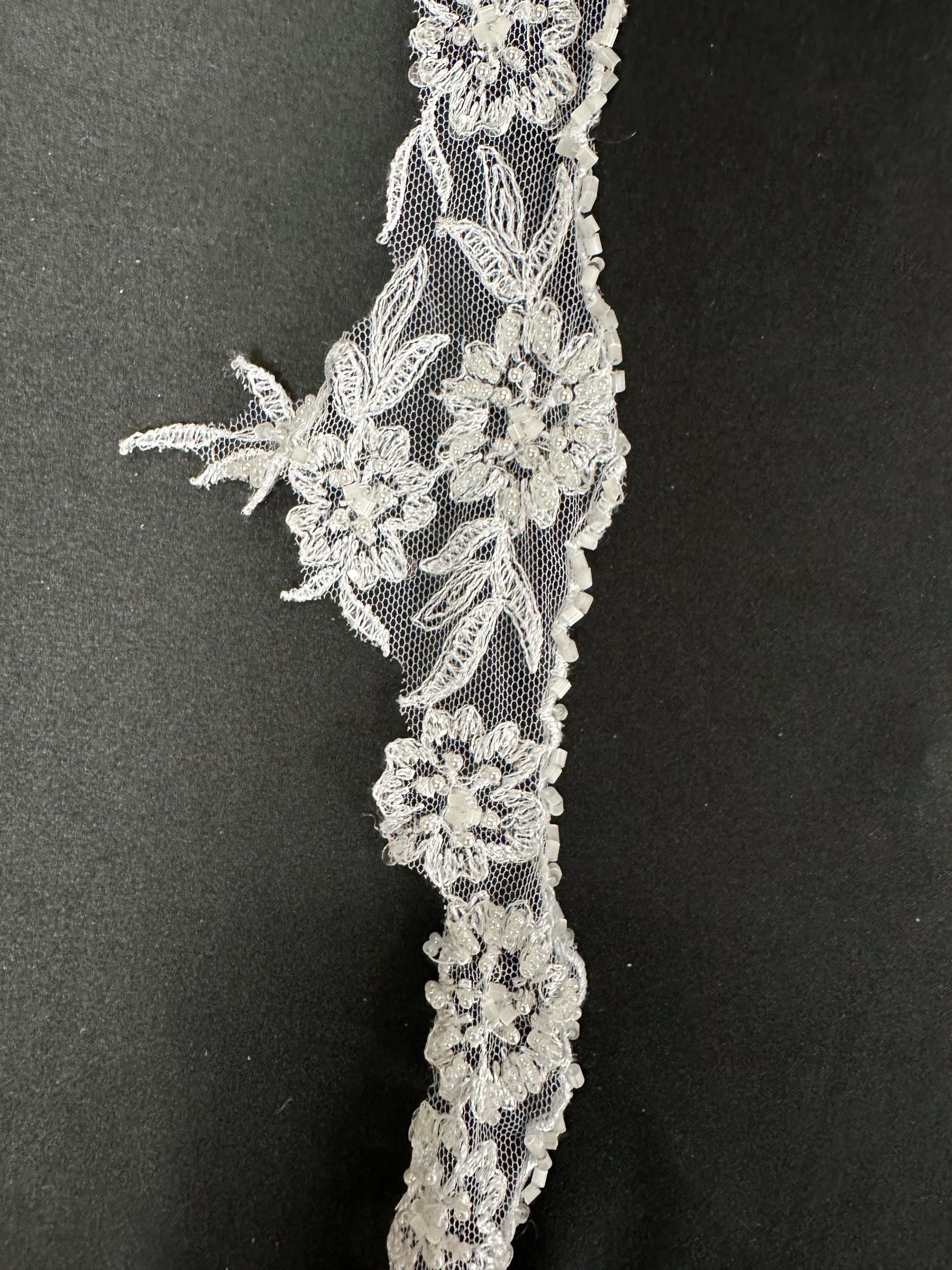 Bordure en dentelle perlée blanche - Roxanne T 707 (CF)