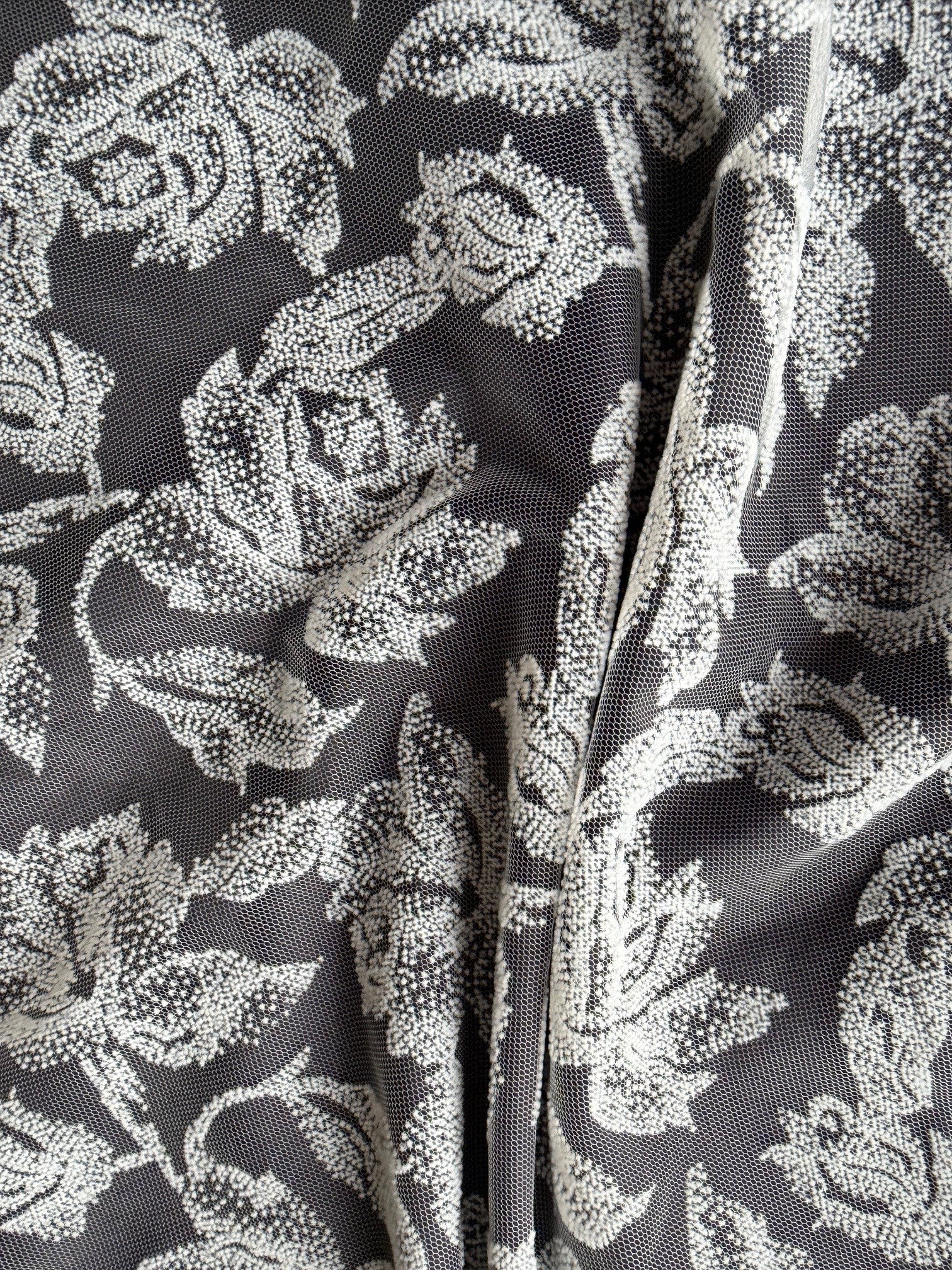 Dentelle florale ivoire à motif floqué français - Rebelle